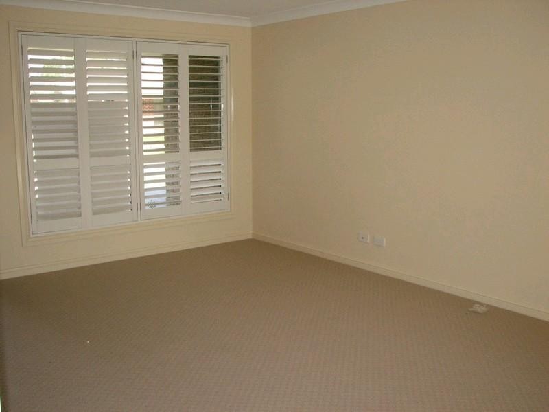 16 Valerie Street, Tahmoor NSW 2573