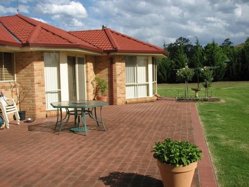 9 Old Racecourse Close, Picton NSW 2571