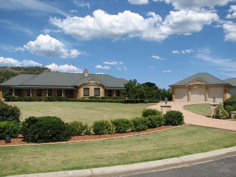 10 Davies Place, Picton NSW 2571