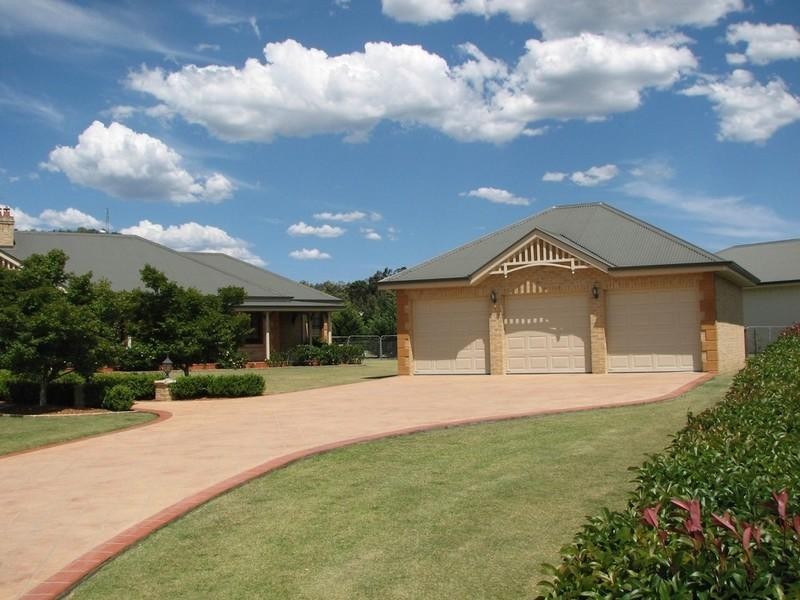 10 Davies Place, Picton NSW 2571