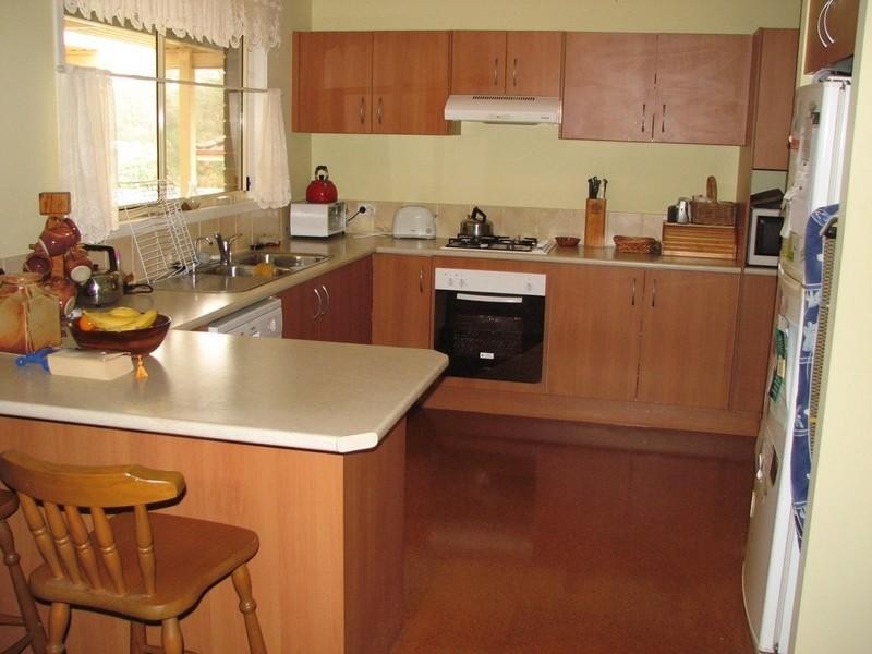 9 Carlton Road, Thirlmere NSW 2572