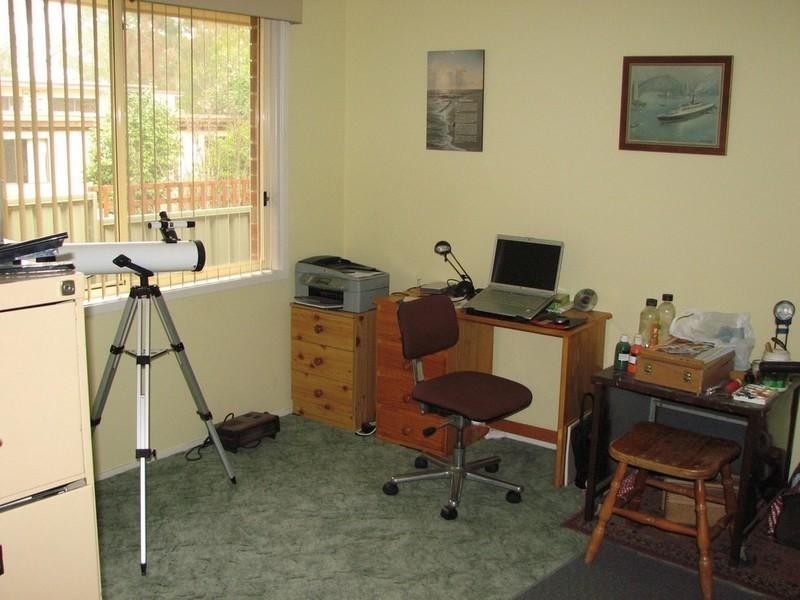 9 Carlton Road, Thirlmere NSW 2572