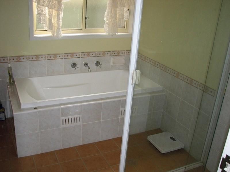 9 Carlton Road, Thirlmere NSW 2572