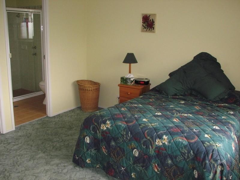 9 Carlton Road, Thirlmere NSW 2572