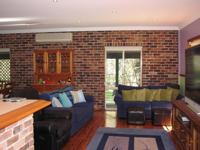 6 Sonja Place, Picton NSW 2571