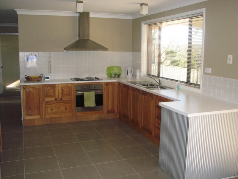 11 Hollier Road, Picton NSW 2571