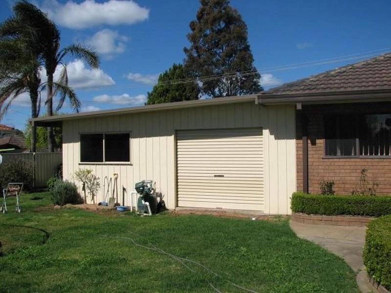 62 Westbourne Avenue, Thirlmere NSW 2572