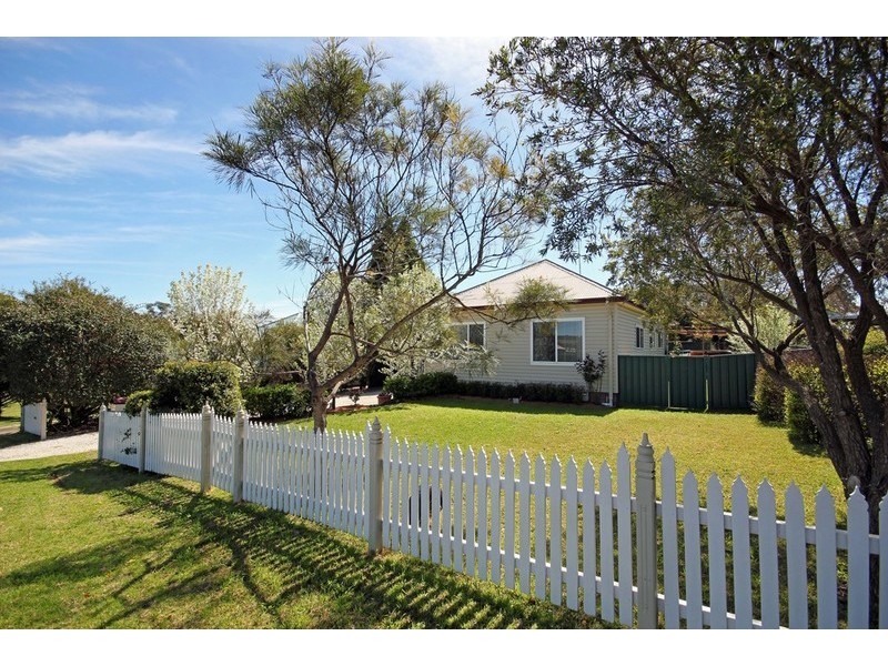 17 Antill Street, Picton NSW 2571