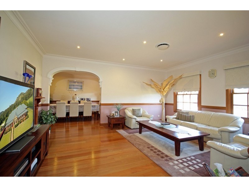 10 Davies Place, Picton NSW 2571