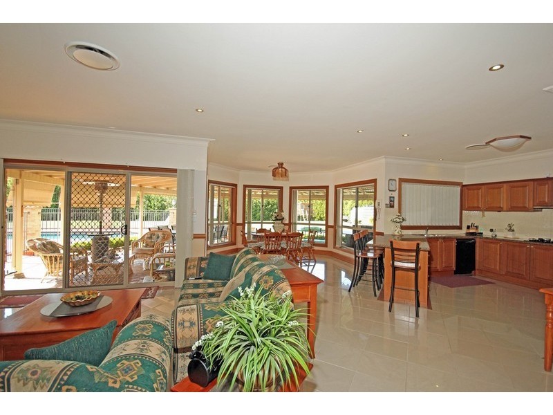 10 Davies Place, Picton NSW 2571