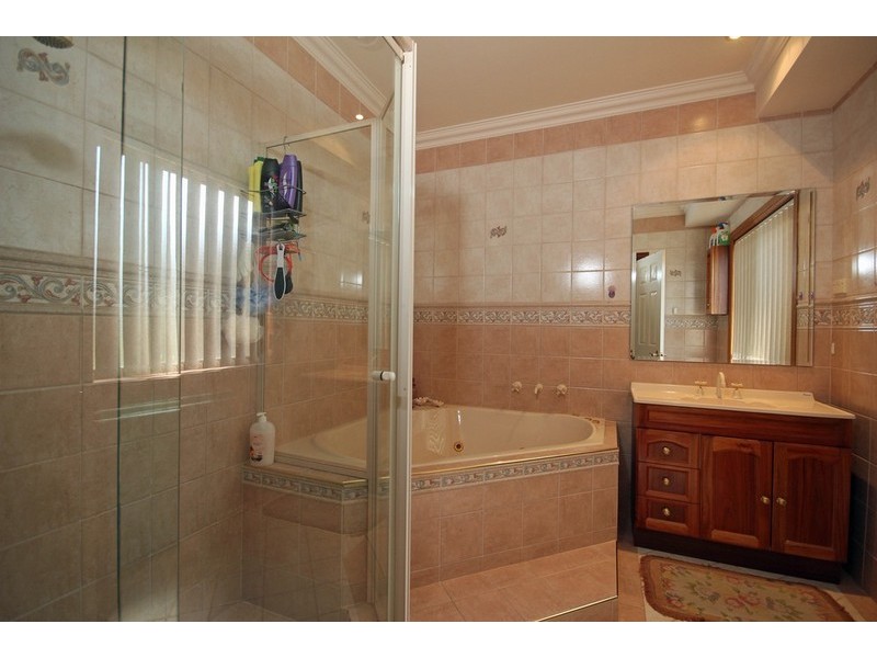 10 Davies Place, Picton NSW 2571