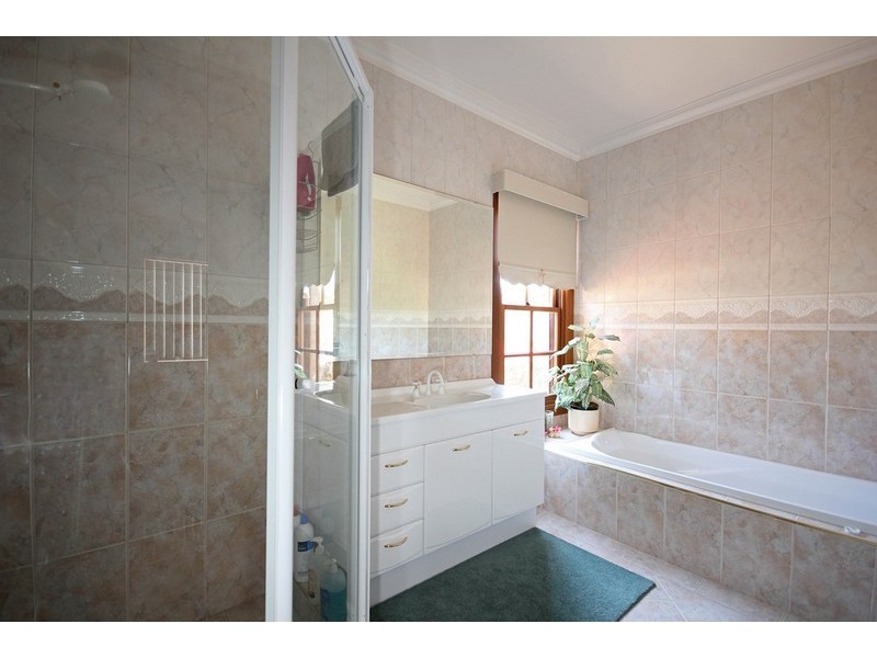 10 Davies Place, Picton NSW 2571