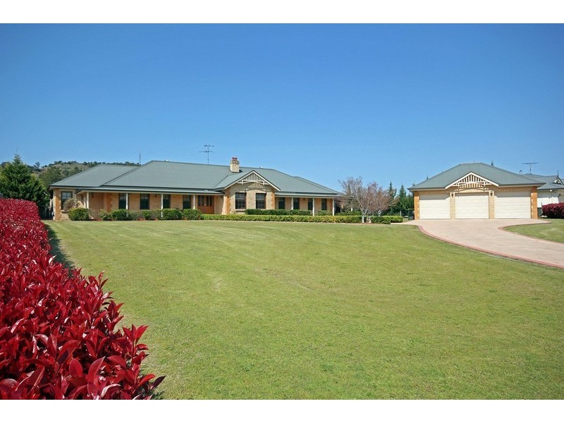 10 Davies Place, Picton NSW 2571