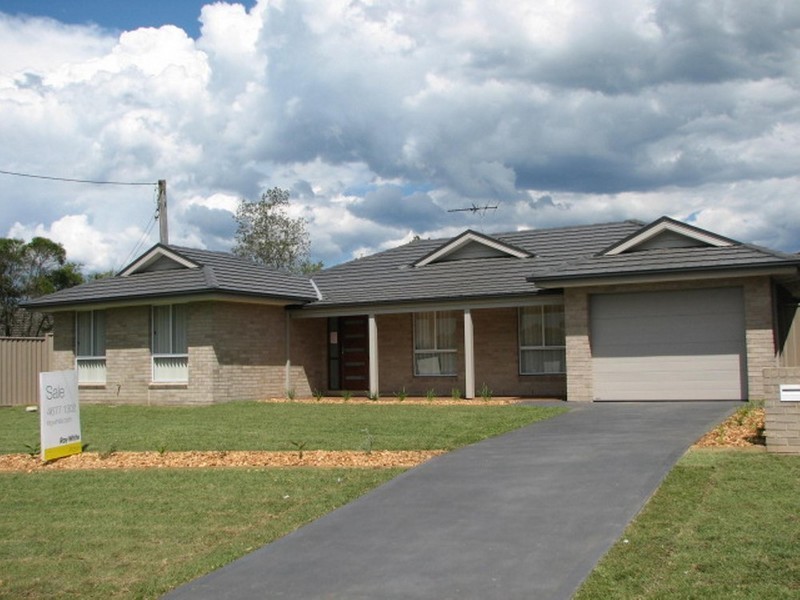 26 Park Avenue, Tahmoor NSW 2573