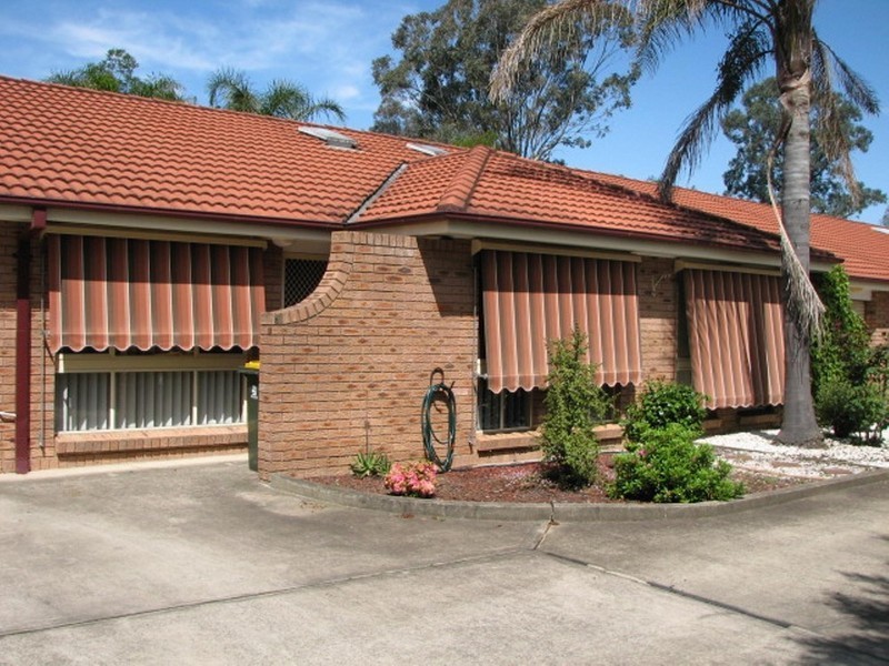 3/10 Windeyer Street, Thirlmere NSW 2572