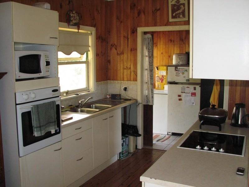 9 Remembrance Drive, Tahmoor NSW 2573