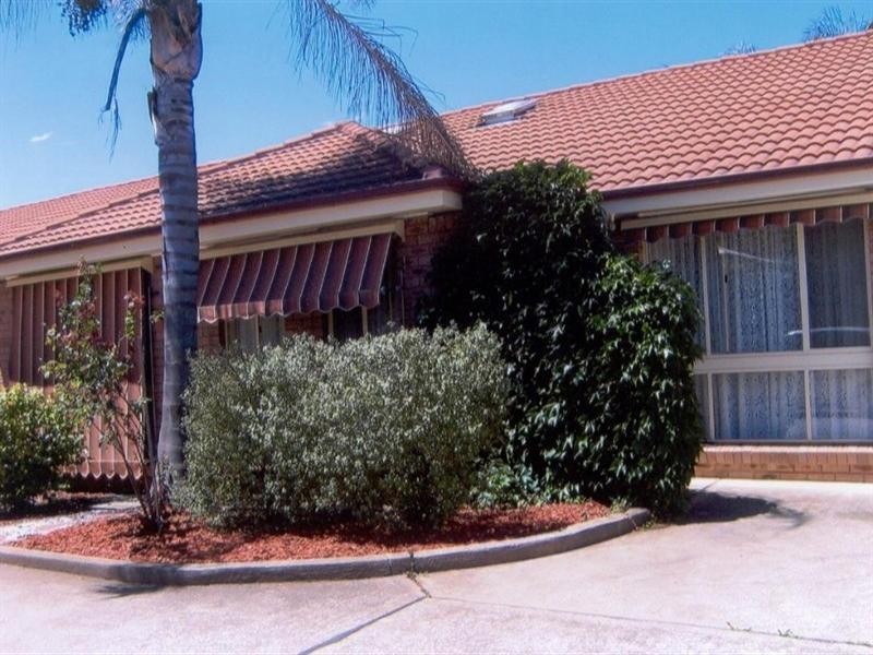 4/10 Windeyer Street, Thirlmere NSW 2572
