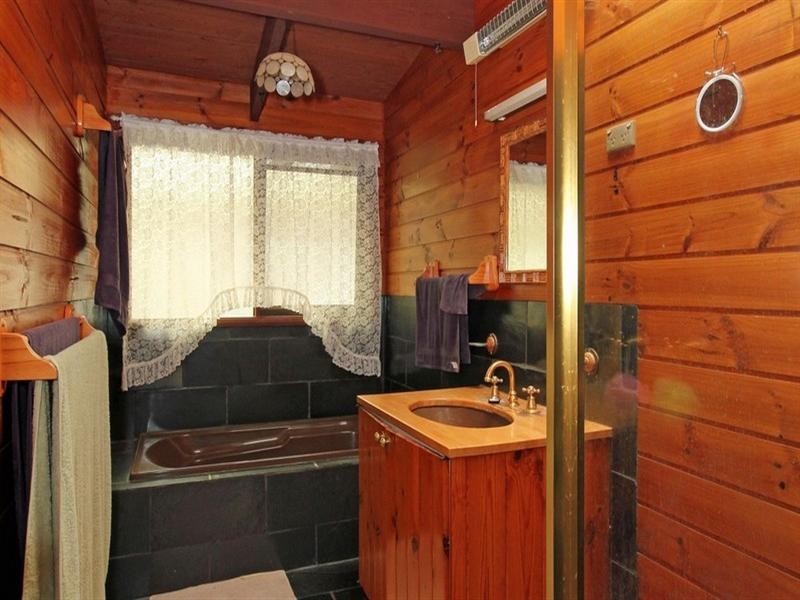 105 Kent Road, Picton NSW 2571