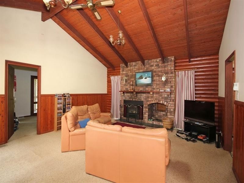 105 Kent Road, Picton NSW 2571