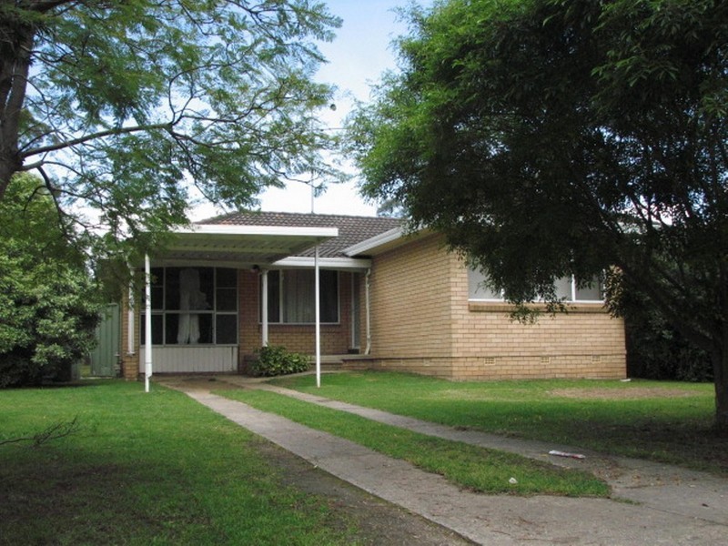 271 Thirlmere Way, Thirlmere NSW 2572