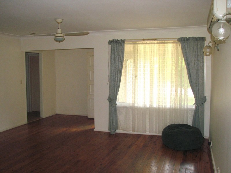 271 Thirlmere Way, Thirlmere NSW 2572