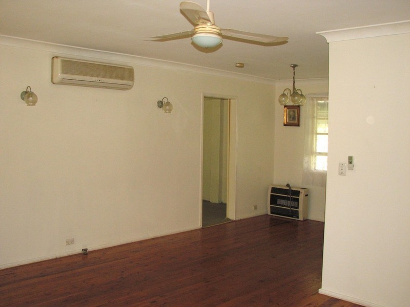 271 Thirlmere Way, Thirlmere NSW 2572