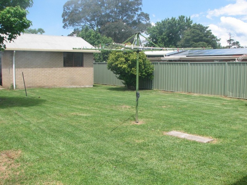 271 Thirlmere Way, Thirlmere NSW 2572