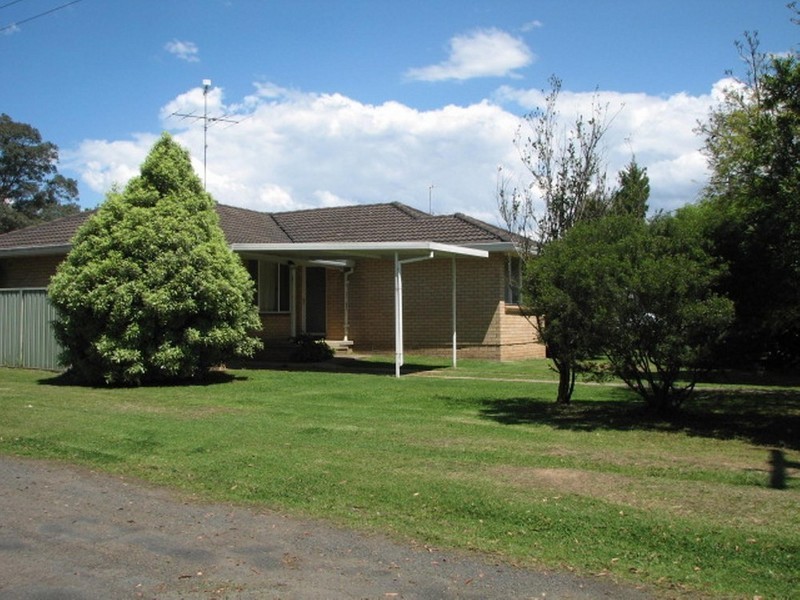 271 Thirlmere Way, Thirlmere NSW 2572