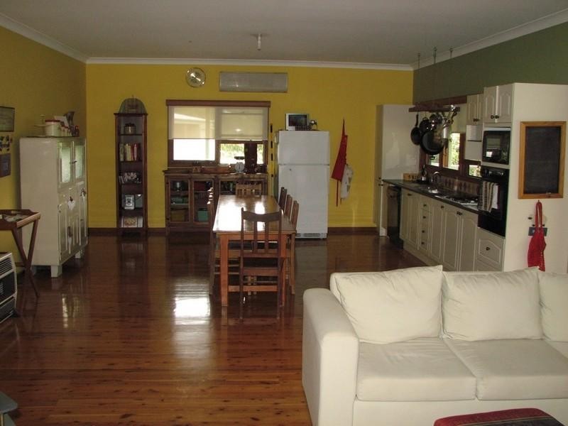 135 Lakes Street, Thirlmere NSW 2572