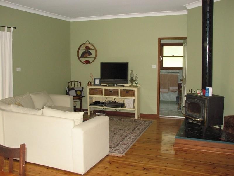 135 Lakes Street, Thirlmere NSW 2572