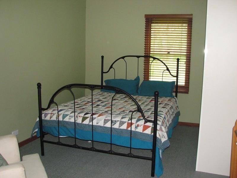 135 Lakes Street, Thirlmere NSW 2572