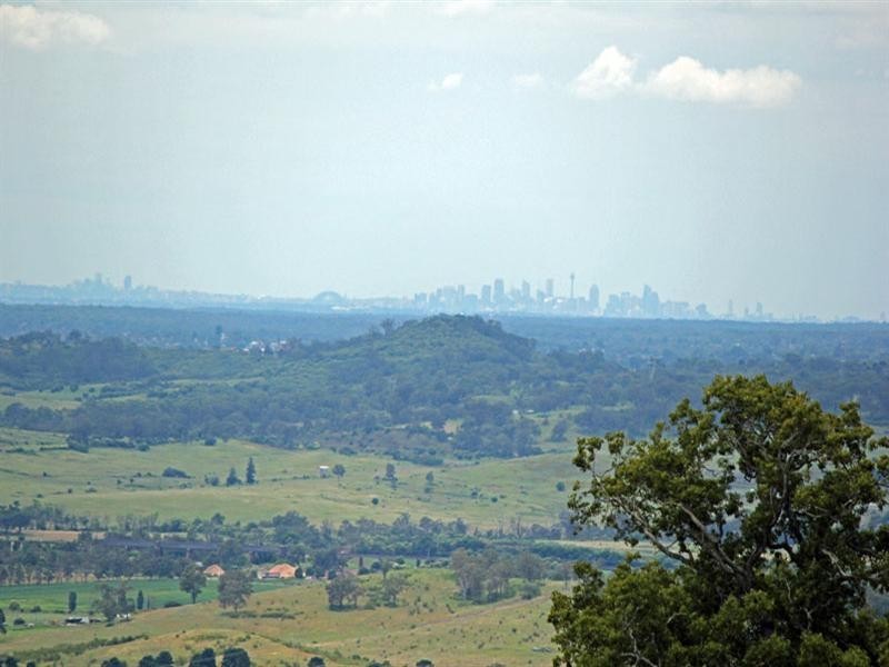 15 Plateau Drive, Razorback NSW 2571