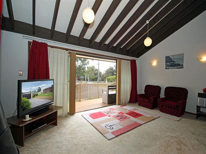 4 Mason Street, Thirlmere NSW 2572