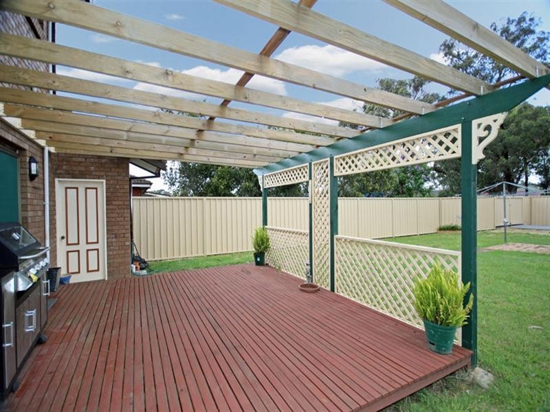 4 Mason Street, Thirlmere NSW 2572