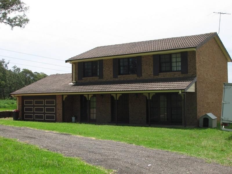 386 Oaks Road, Thirlmere NSW 2572