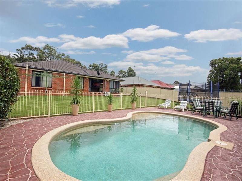 339 Thirlmere Way, Thirlmere NSW 2572