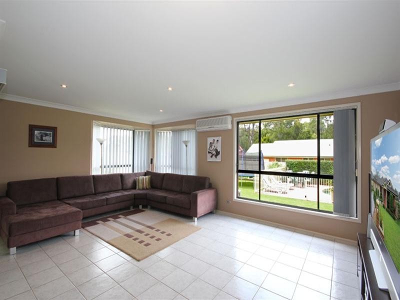 339 Thirlmere Way, Thirlmere NSW 2572