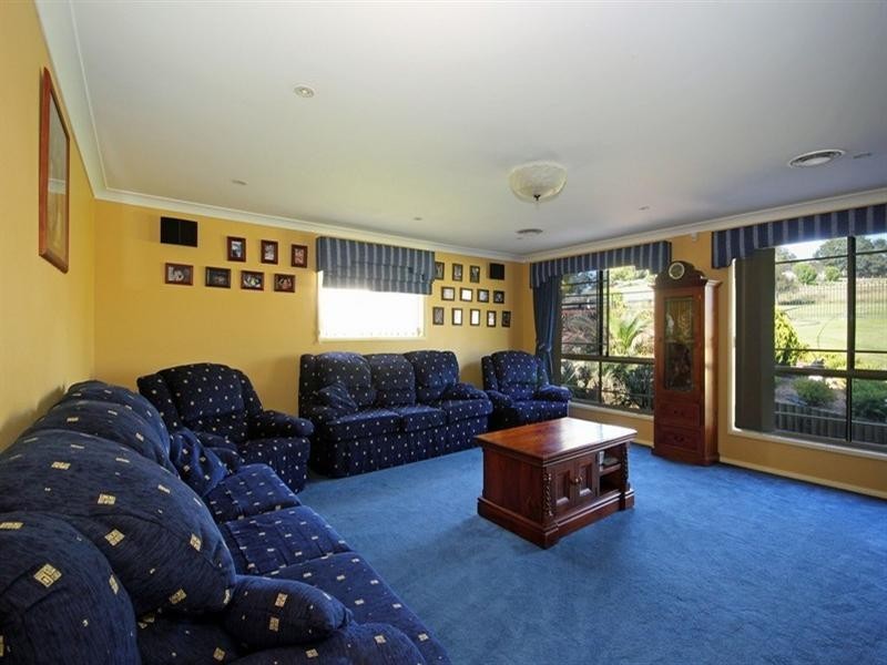 9 Durham Street, Douglas Park NSW 2569