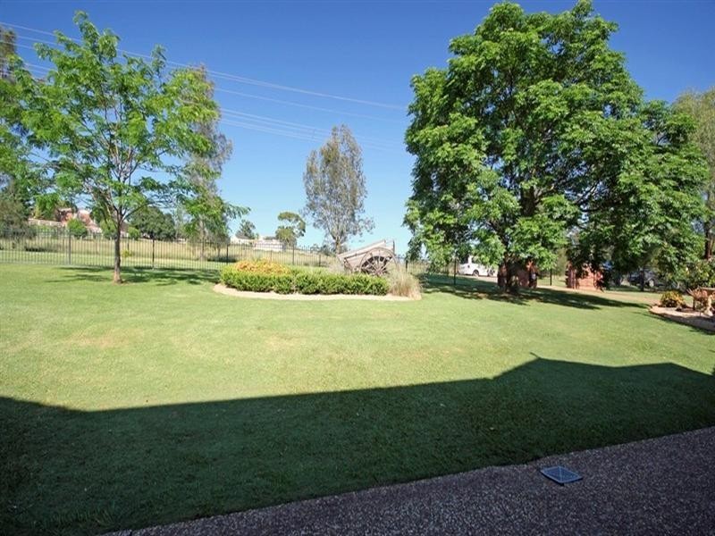 9 Durham Street, Douglas Park NSW 2569