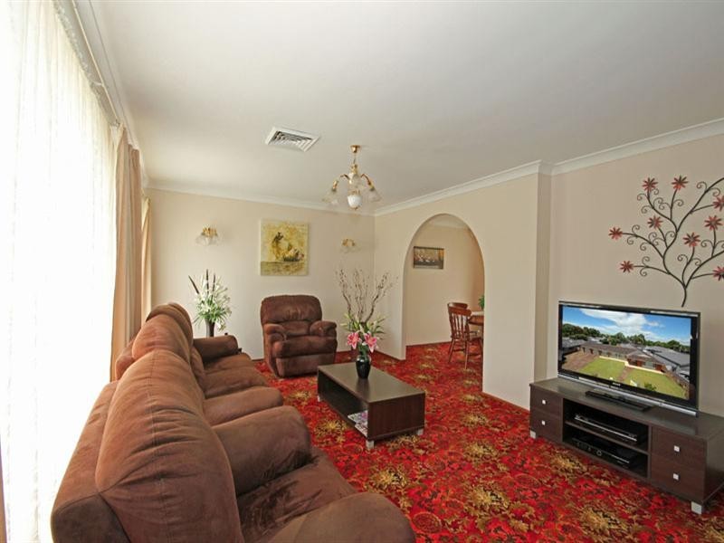 50 Westbourne Avenue, Thirlmere NSW 2572