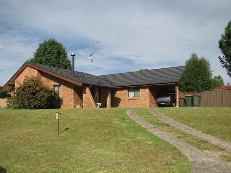 9 Stuart Place, Tahmoor NSW 2573