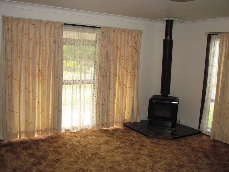 9 Stuart Place, Tahmoor NSW 2573