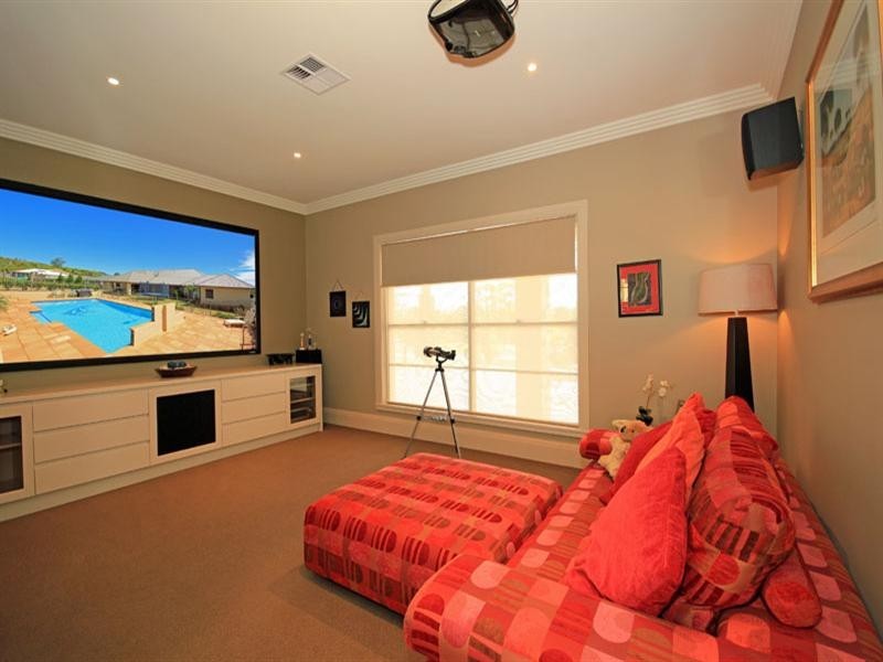 8 Stargard Crescent, Picton NSW 2571