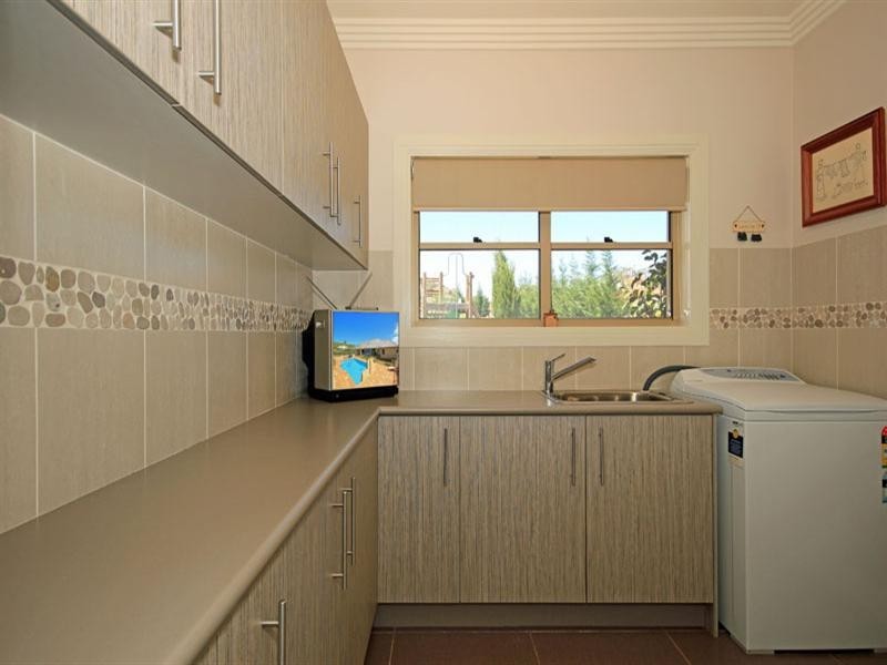 8 Stargard Crescent, Picton NSW 2571