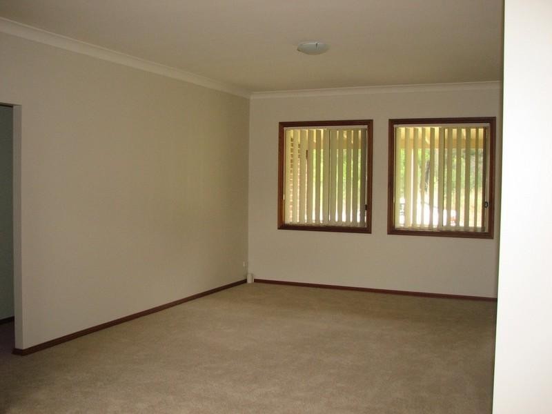 2 Kim Close, Thirlmere NSW 2572