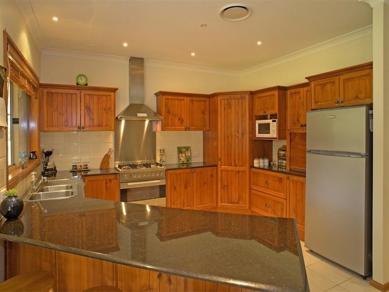 6 Old Racecourse Close, Picton NSW 2571
