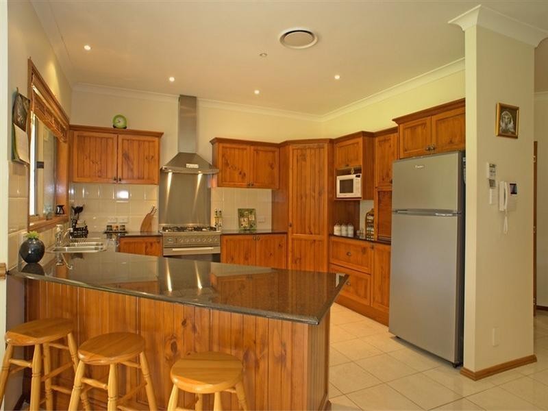 6 Old Racecourse Close, Picton NSW 2571