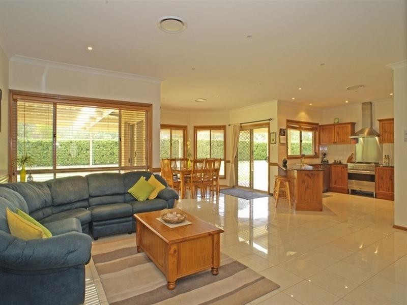 6 Old Racecourse Close, Picton NSW 2571