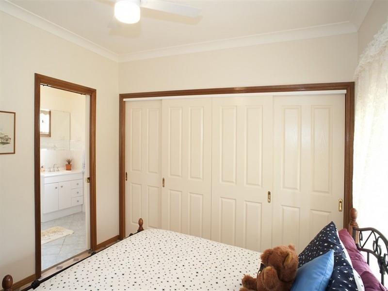 6 Old Racecourse Close, Picton NSW 2571