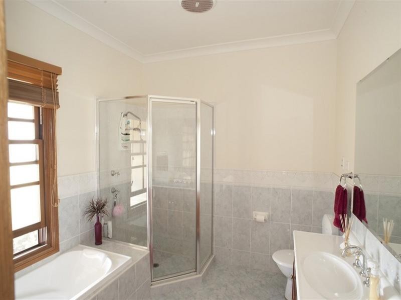 6 Old Racecourse Close, Picton NSW 2571